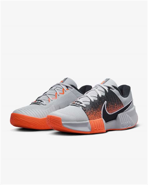 Tennisschuhe. Nike CH